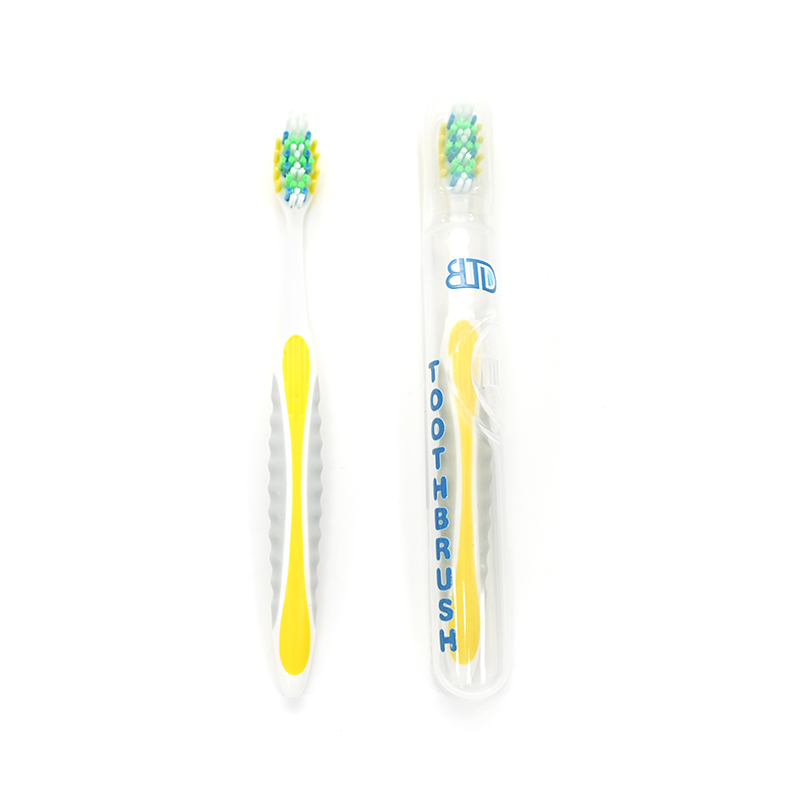 Cabo PP / TPE PBT macio + cerdas de massagem de silicone escova de dentes de limpeza profunda para adultos de 2 cores